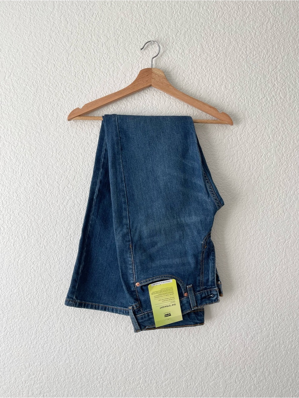 Levi's 514 Dark Blue Straight Jeans